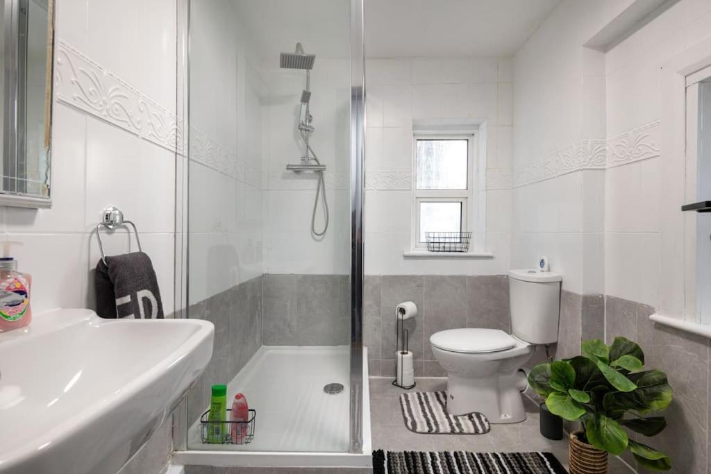 2A - Bright & Airy 2 Bed Flat - 20 Mins To Central Londýn Exteriér fotografie